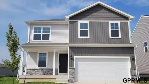 12502 S 206th St, Gretna, NE 68028