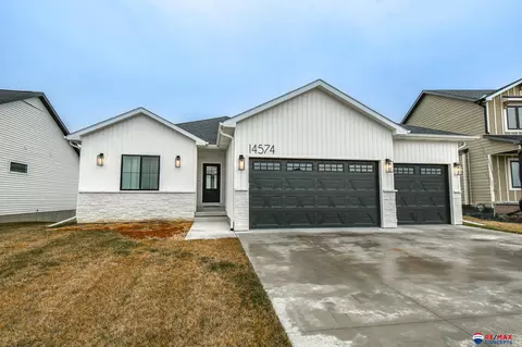 14574 Valentine St, Waverly, NE 68462
