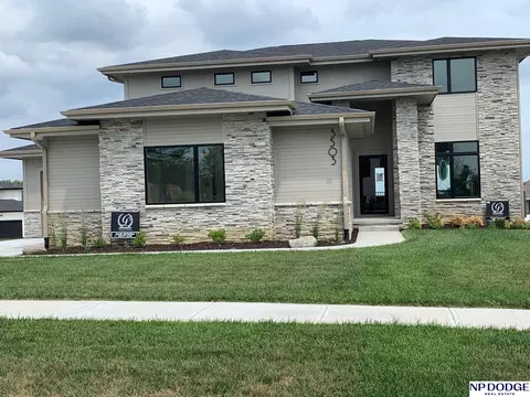 3503 S 215 St, Elkhorn, NE 68022