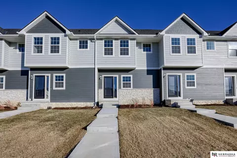 4575 Leawood Ct, Bellevue, NE 68133