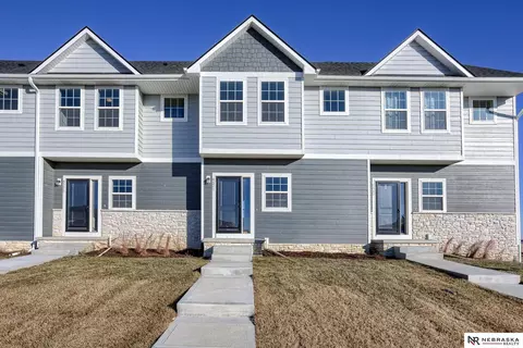 4571 Leawood Ct, Bellevue, NE 68133