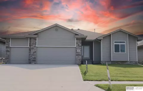 6001 N 168 Ave, Omaha, NE 68116