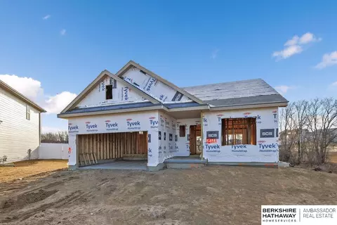 18121 Sage Cir, Omaha, NE 68136