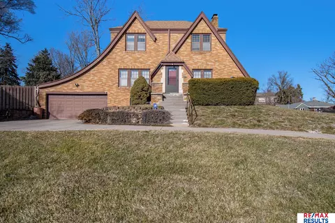 3002 Sargent St, Omaha, NE 68112