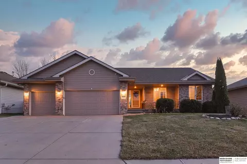 16513 Redwood St, Omaha, NE 68136