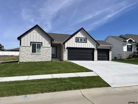 12021 Daniell Rd, Bellevue, NE 68123