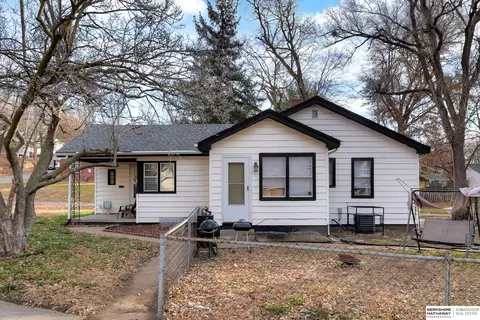 5615 Fontenelle Blvd, Omaha, NE 68111