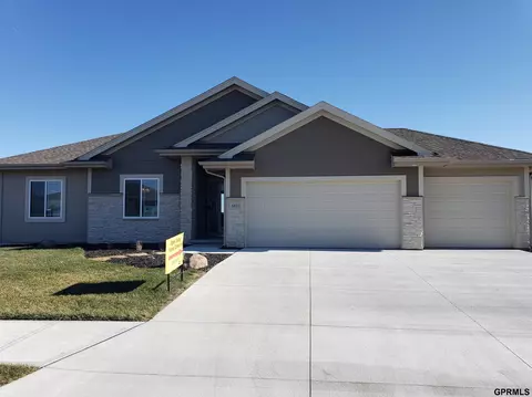 6601 S 200 Ave, Omaha, NE 68136