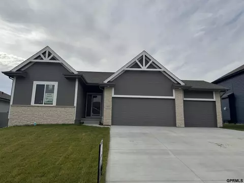 11912 S 113 St, Papillion, NE 68046