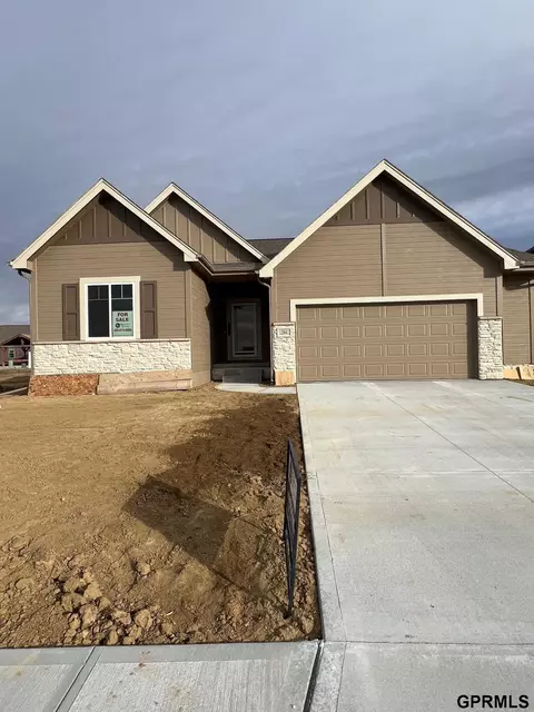 12041 Daniell Rd, Bellevue, NE 68123
