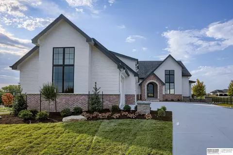 3319 S 209th St, Elkhorn, NE 68022