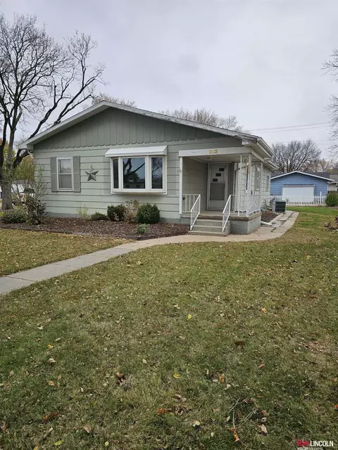 303 M St, Aurora, NE 68818