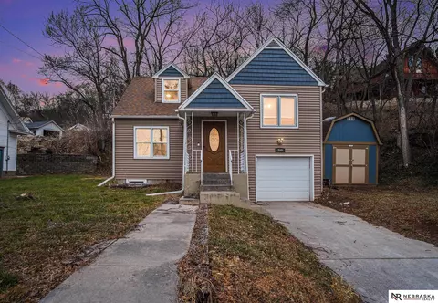 200 Eldora Ave, Weeping Water, NE 68463