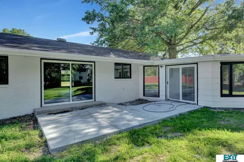 206 Florence Ave, Beatrice, NE 68310 photo 2