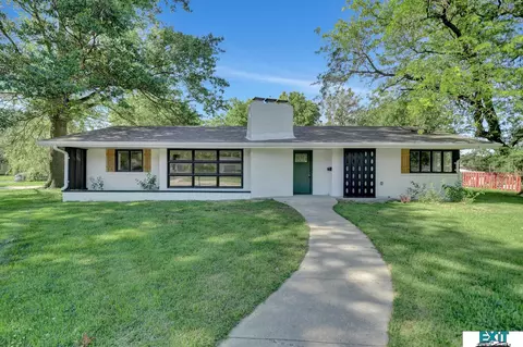 206 Florence Ave, Beatrice, NE 68310