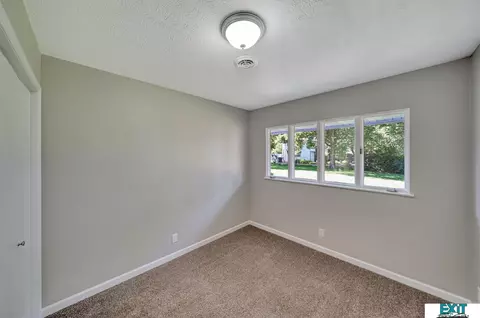 206 Florence Ave, Beatrice, NE 68310 photo 13