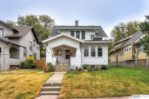 3055 S 33 St, Omaha, NE 68105