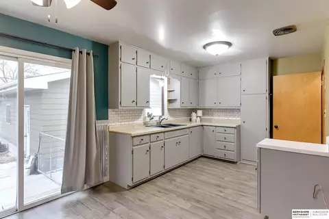 2039 Fairacres Dr, Fremont, NE 68025