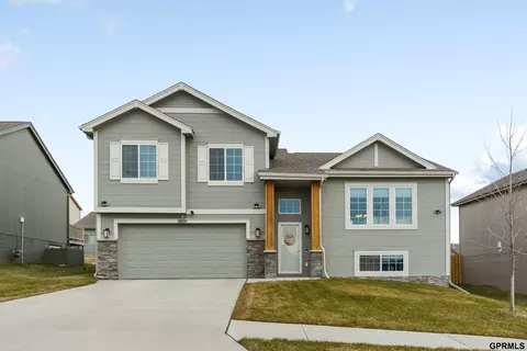 8017 N 85th Ave, Omaha, NE 68122
