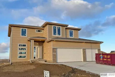 19964 Cinnamon St, Omaha, NE 68135