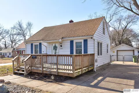 2526 Main St, Bellevue, NE 68005