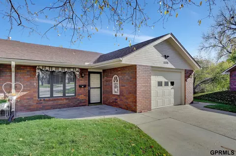 1128 Silver Ridge Rd #20, Lincoln, NE 68510