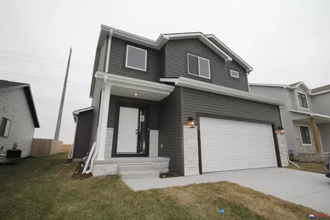 1049 W Panorama Rd, Lincoln, NE 68523