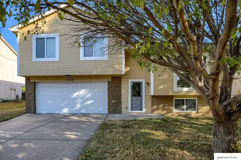 7964 Bondesson St, Omaha, NE 68122