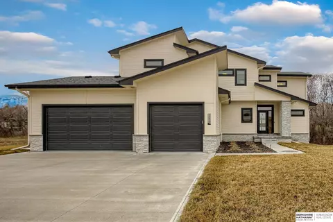 12423 N 161st Ave, Bennington, NE 68007