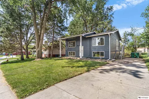 7526 S 76th Ave, La Vista, NE 68128