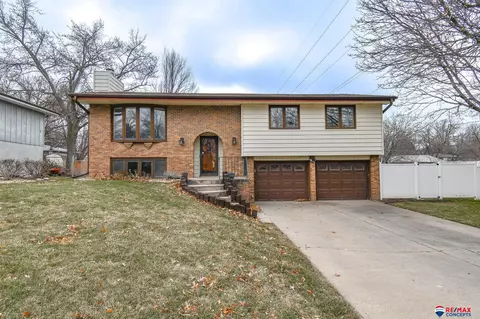 4511 Kirkwood Dr, Lincoln, NE 68516