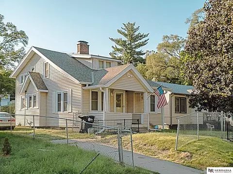 3330 N 41st St, Omaha, NE 68111