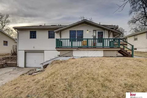9235 Tomahawk Blvd, Omaha, NE 68134