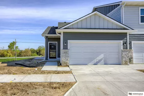 4634 Schilling Ct, Bellevue, NE 68133