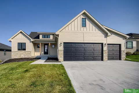 5505 N 206th St, Elkhorn, NE 68022