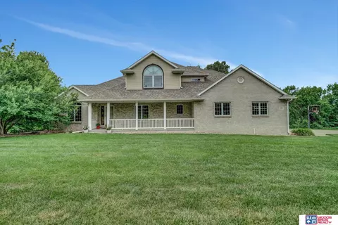 5815 Kess Dr, Lincoln, NE 68516