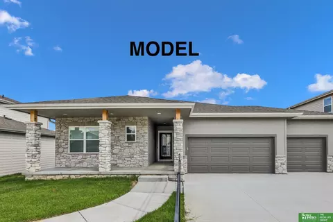 8609 N 177 St, Bennington, NE 68007