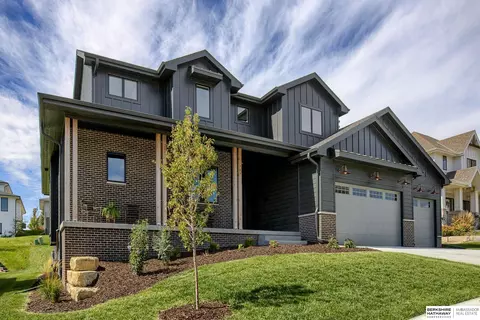 3514 S 214 St, Elkhorn, NE 68022