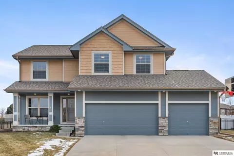 8627 N 169th St, Bennington, NE 68007