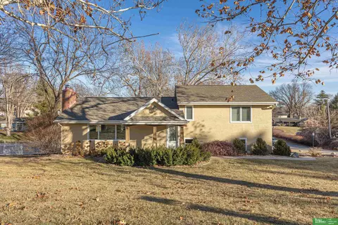 837 S 90 St, Omaha, NE 68114
