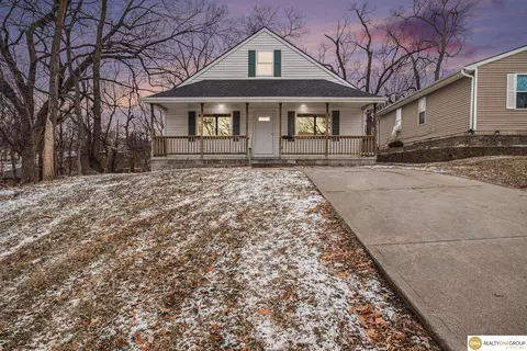 3716 N 40th St, Omaha, NE 68111