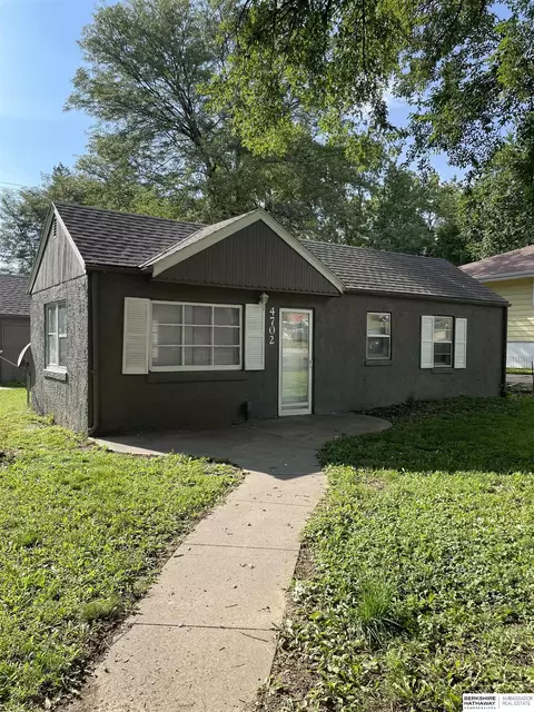 4702 N 60th St, Omaha, NE 68104