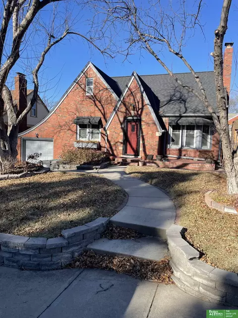 5608 Pierce St, Omaha, NE 68106
