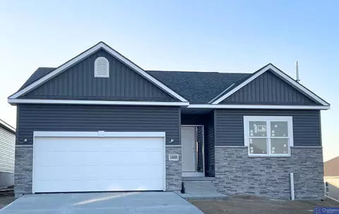 13008 S 49th St, Papillion, NE 68133