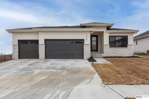 11507 S 190th St, Gretna, NE 68028