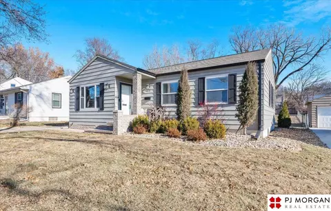 1013 N 77th St, Omaha, NE 68114