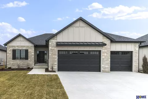 9726 Casa Galeano Ct, Lincoln, NE 68520