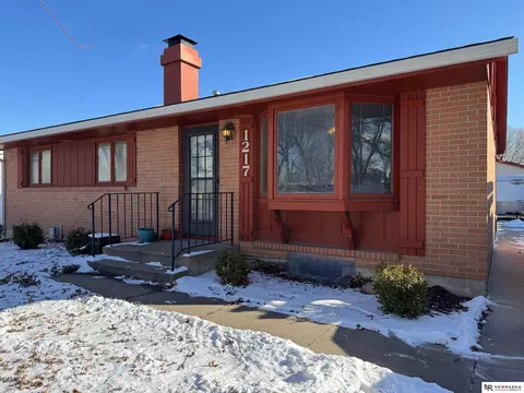 1217 Galloway Ave, Lincoln, NE 68512