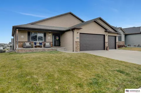 9300 Eagleton Ln, Lincoln, NE 68505