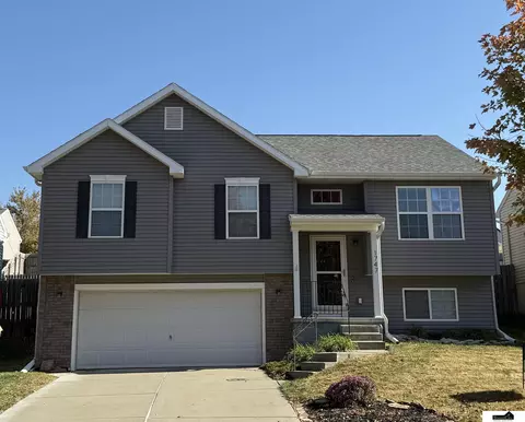 1747 N 207 St, Elkhorn, NE 68022